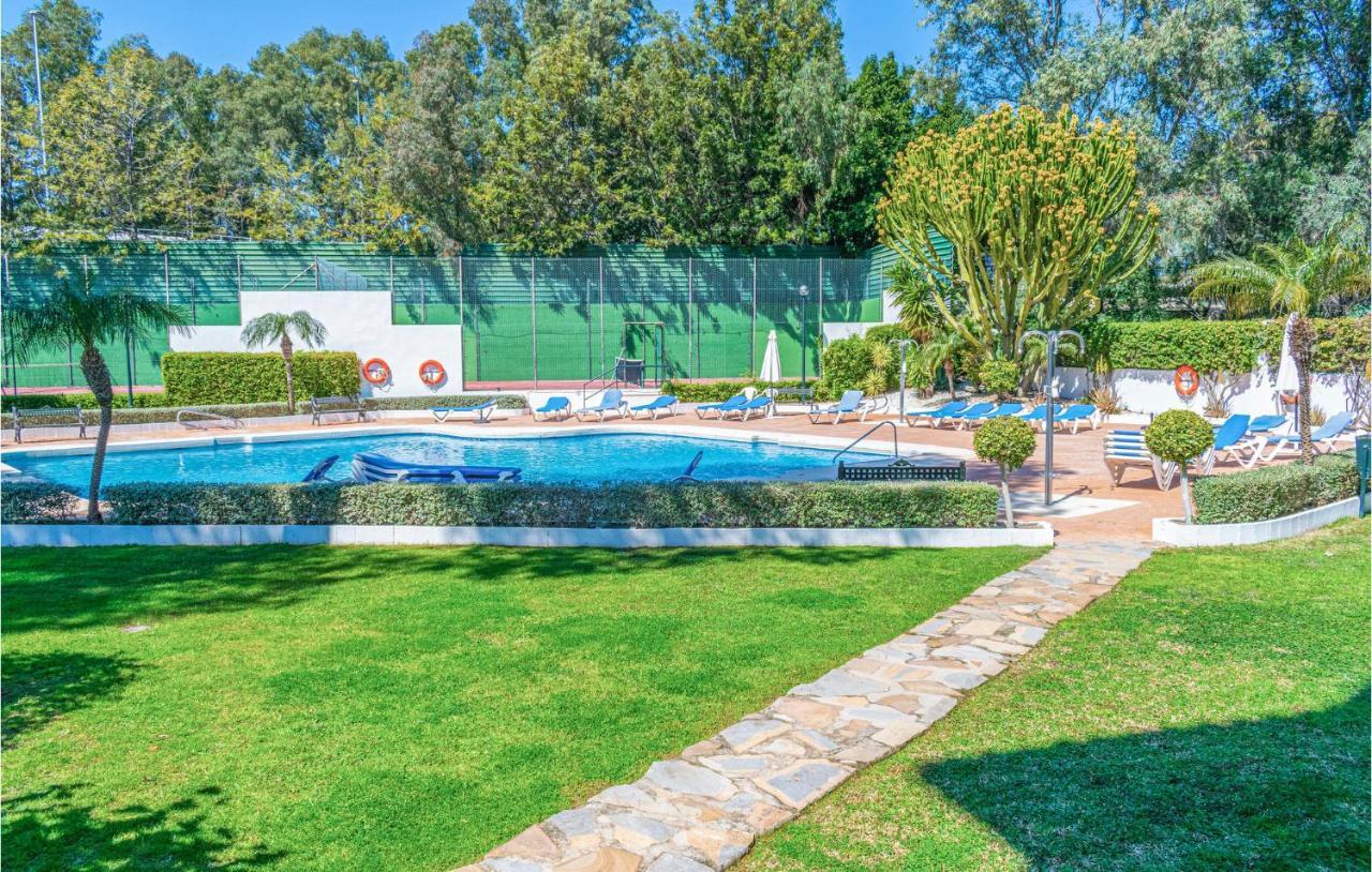 Lovely Apartment In Marbella With Kitchenette Exterior photo